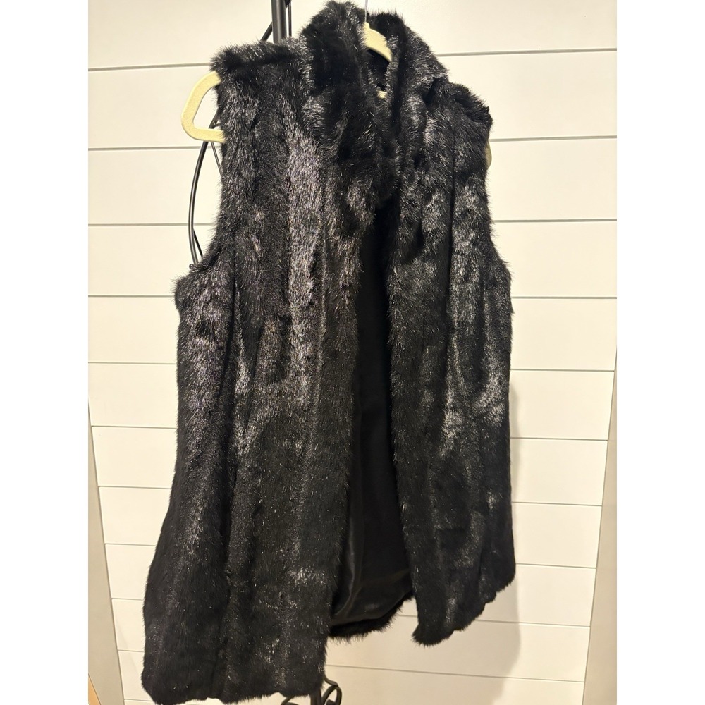 Dennis Basso Women's Faux Fur Vest Black Size M Vegan Wife Classy Vibe